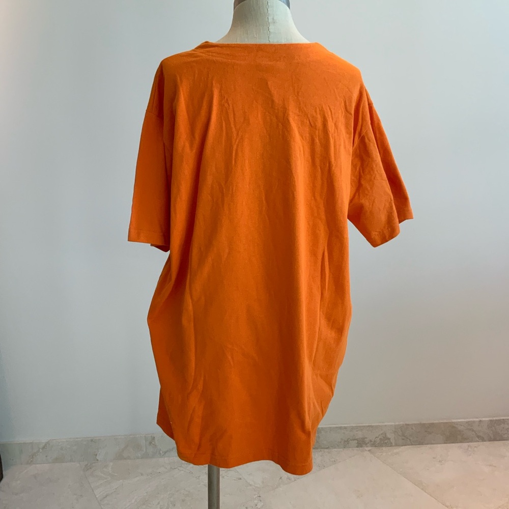 Fun Orange Sun Embossed V-Neck T-Shirt NWT SZ XLG - Picture 3 of 5
